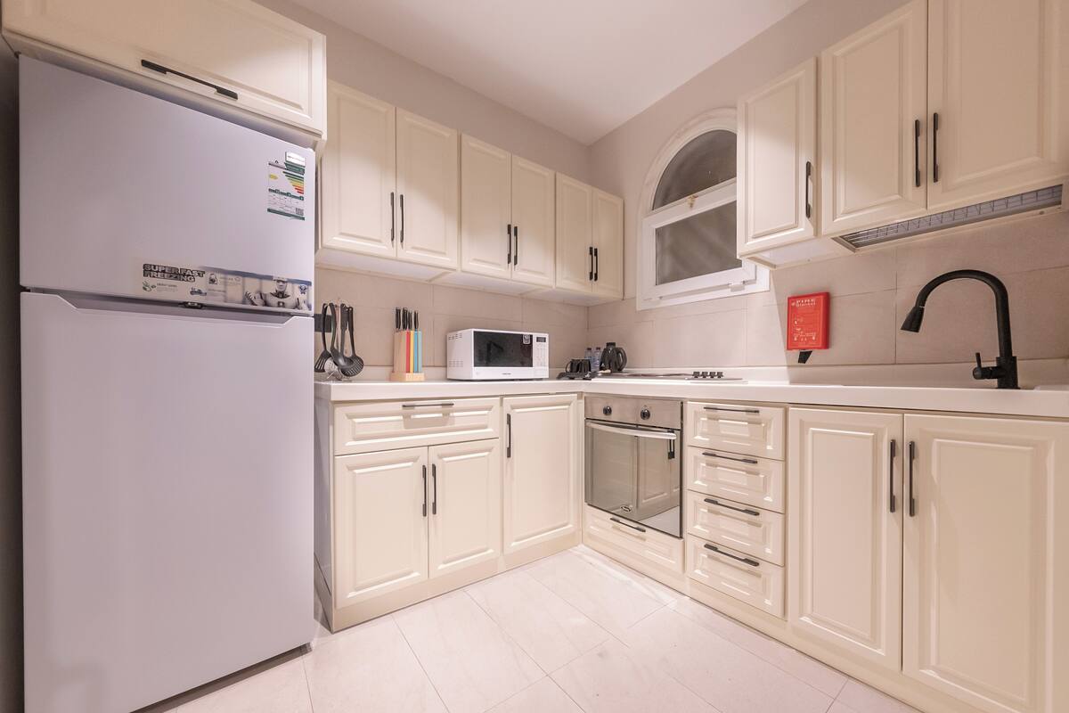 fridge, microwave, oven, stovetop