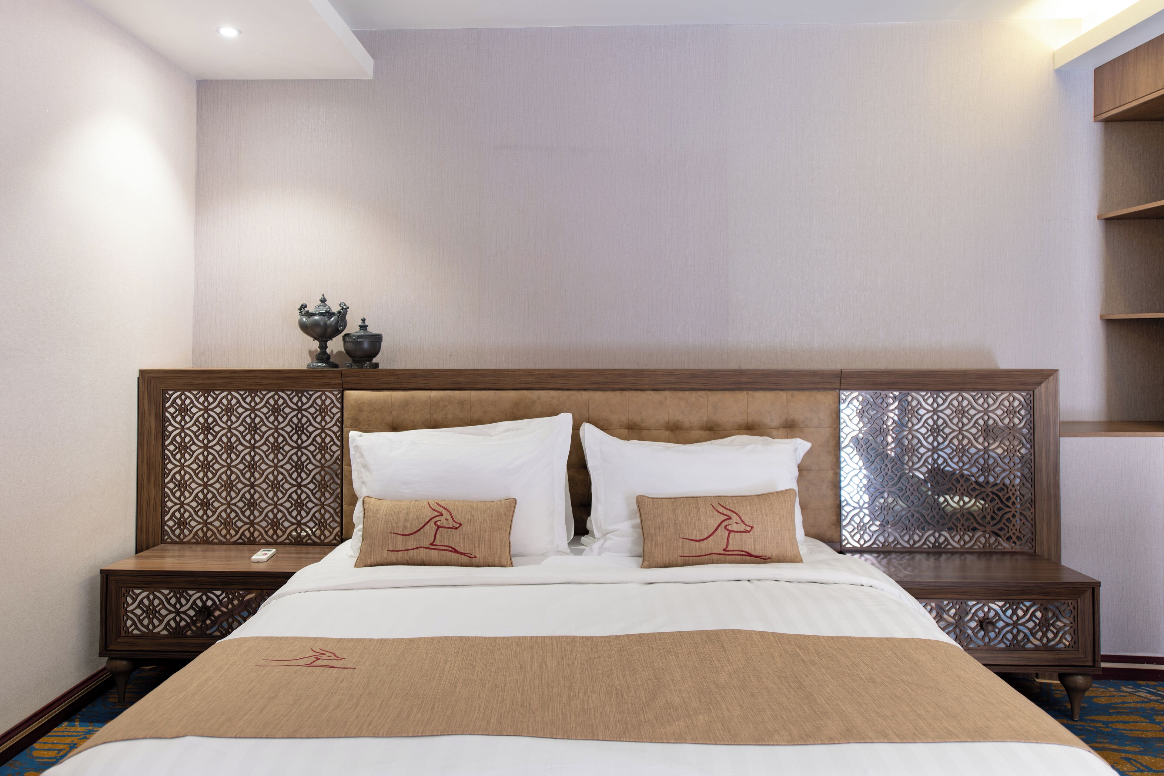 royal villa | premium bedding, in-room safe, desk, blackout curtains