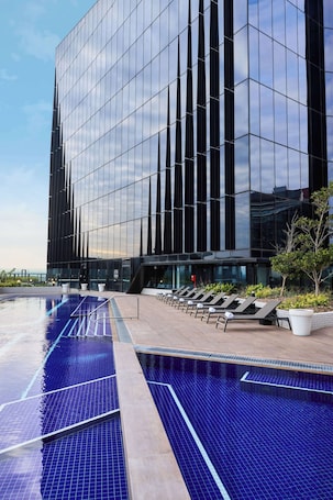 Outdoor pool. Vibe Hotel Melbourne Docklands
