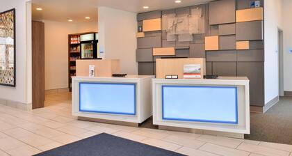 Holiday Inn Express & Suites Brighton South - US 23 by IHG