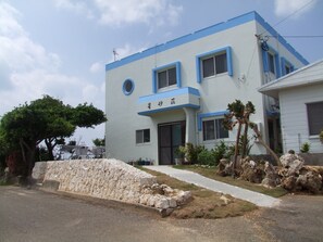 Exterior detail - Hoshisunaso (Yoron)