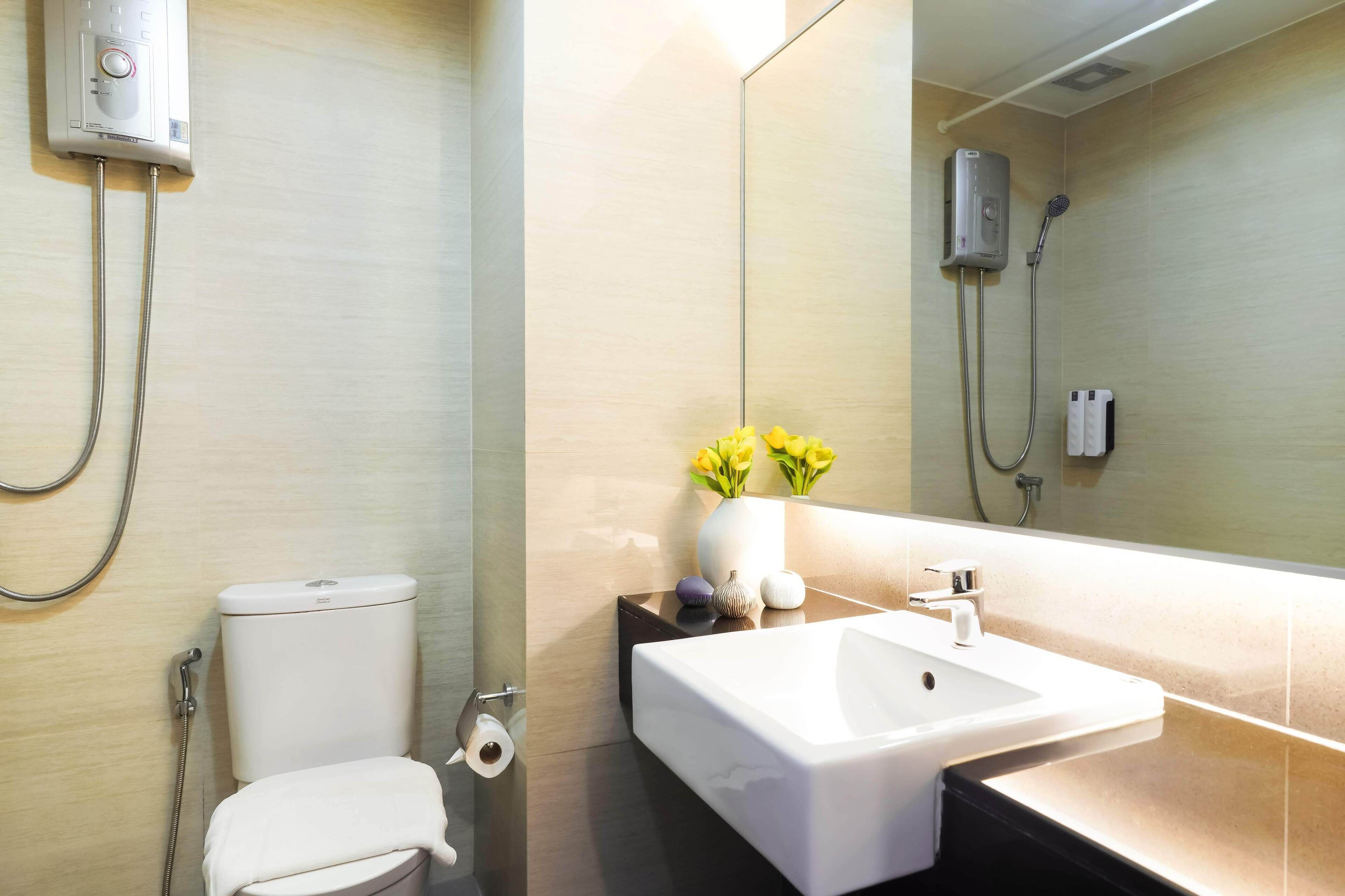 superior studio | bathroom | shower, free toiletries, hair dryer, towels
