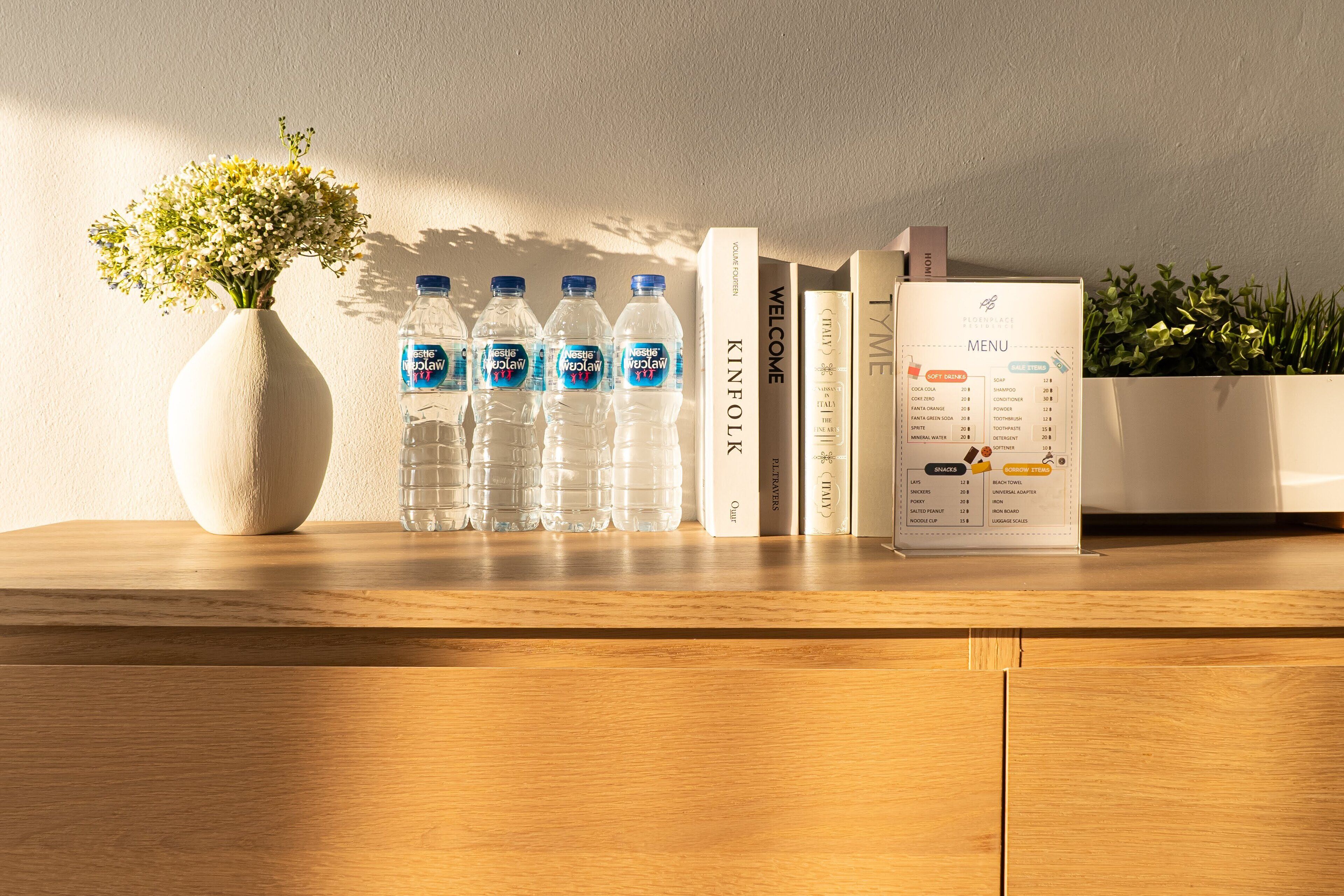 2 bedrooms apartment, sea view | minibar, in-room safe, individually decorated, desk