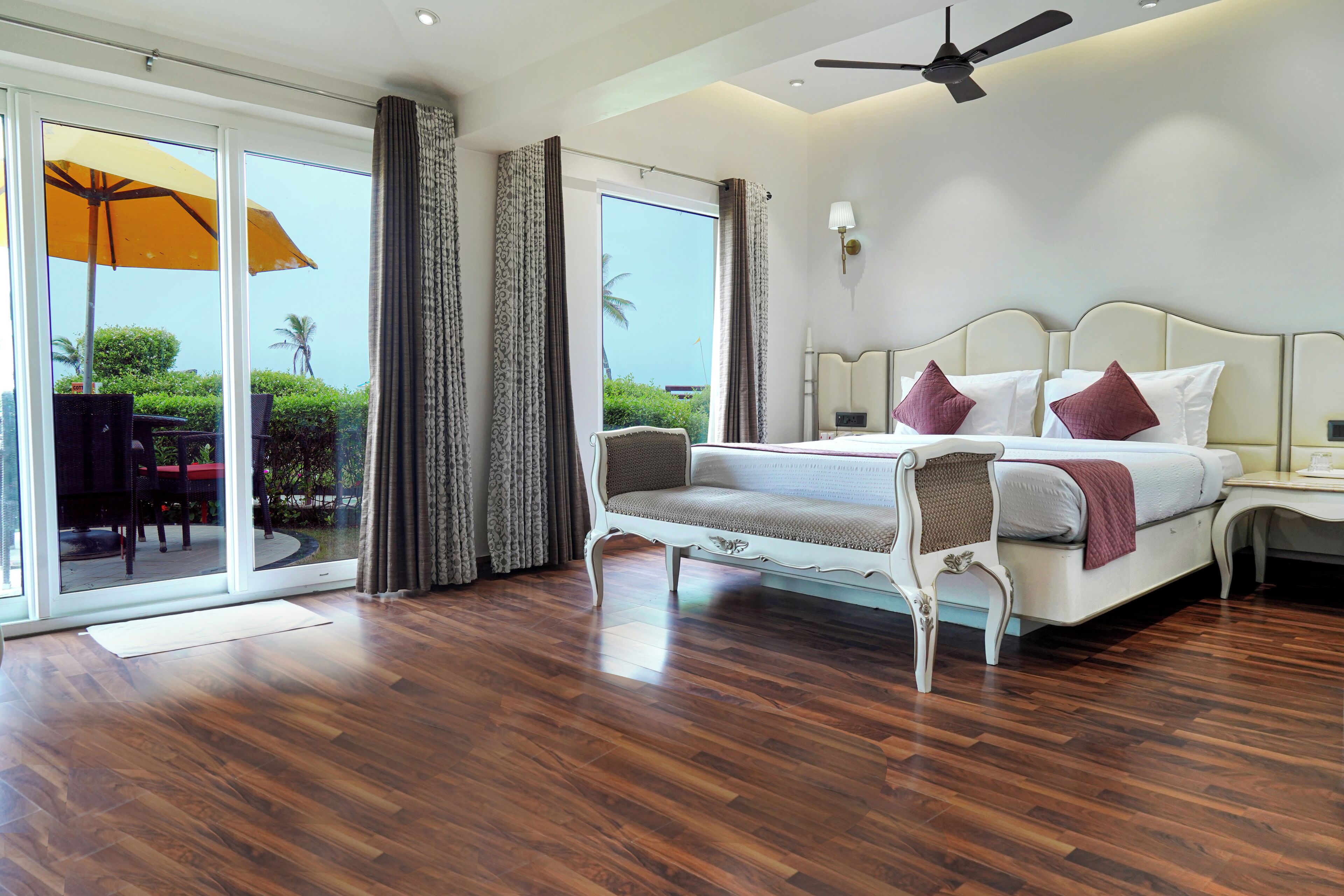 Presidential Suite, 1 Bedroom, Bathtub, Sea View | In-room safe, desk, bed sheets
