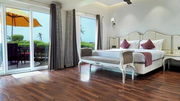 Presidential Suite, 1 Bedroom, Bathtub, Sea View | In-room safe, desk, bed sheets