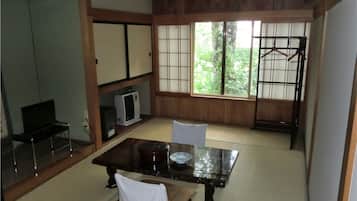 Japanese Style Room | Free WiFi