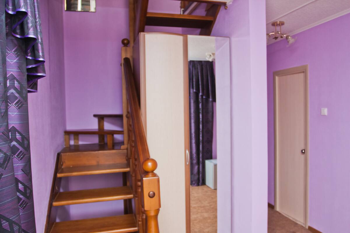 Honeymoon Suite | Desk, iron/ironing board, cribs/infant beds, rollaway beds