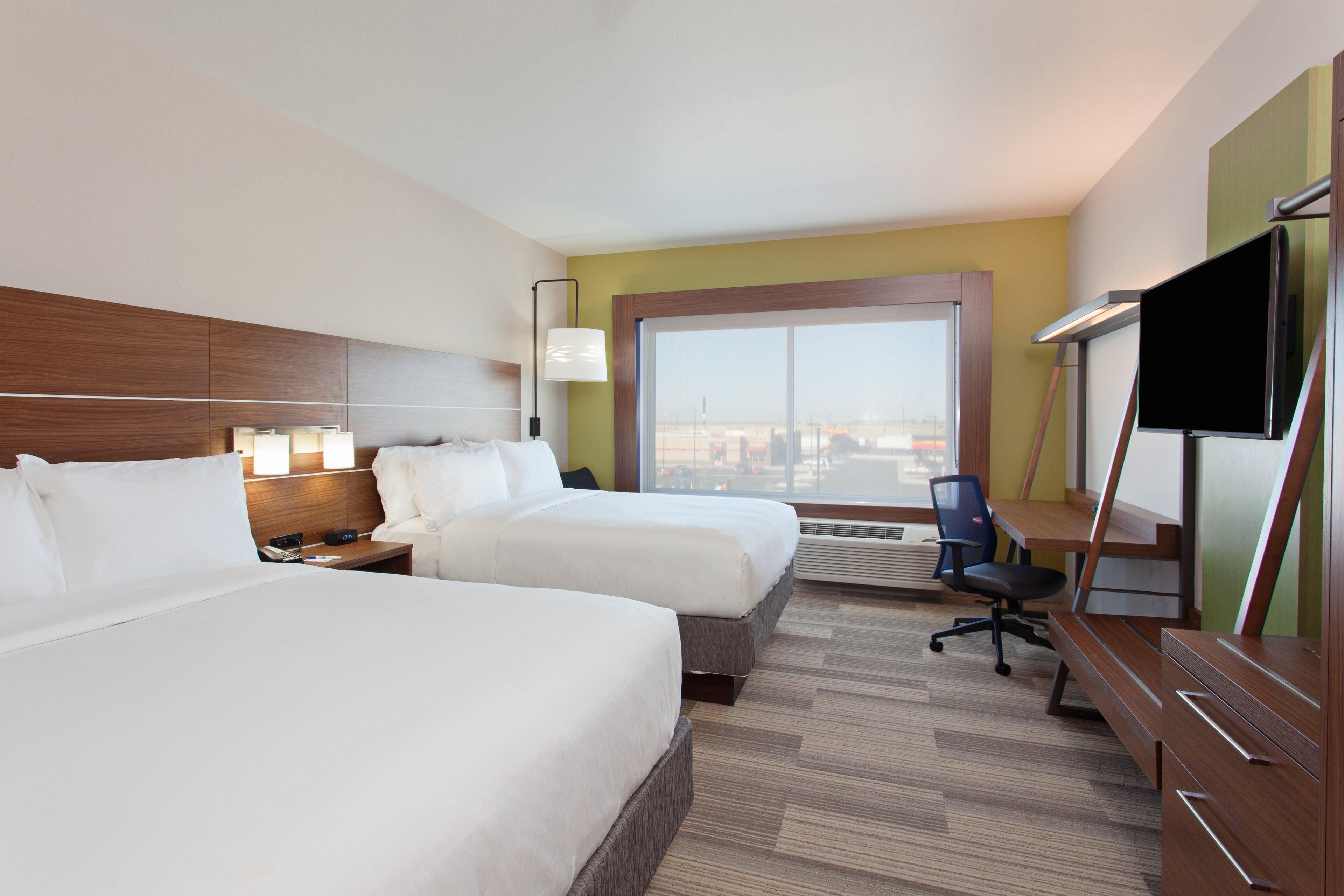 Premium bedding, in-room safe, desk, blackout drapes