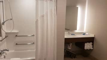 Chambre Standard, 2 grands lits, accessible aux personnes à mobilité réduite (Accessible Tub)