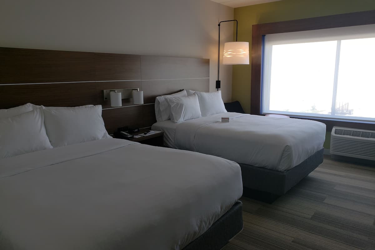 1 bedroom, premium bedding, in-room safe, desk