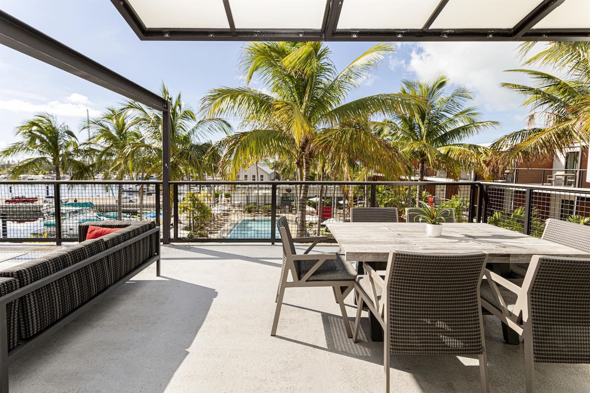 Premium bedding, pillow-top beds, in-room safe, individually decorated