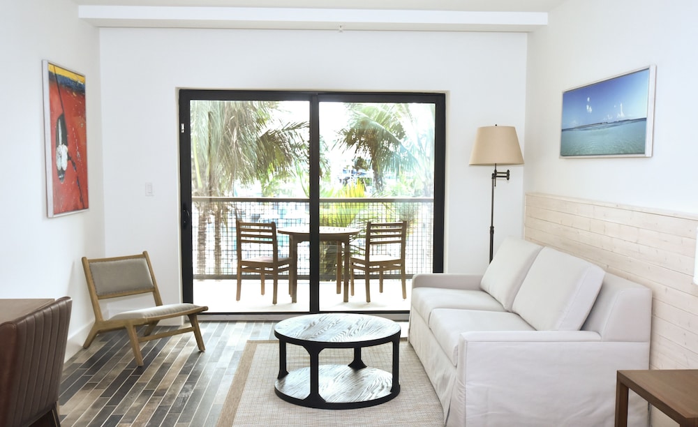 The Perry Hotel & Marina Key West by null