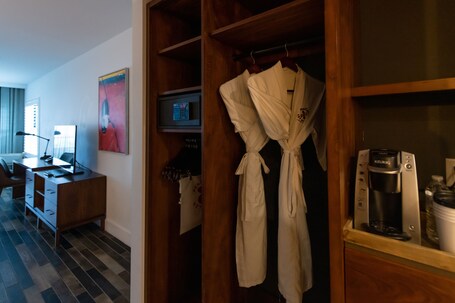 The Perry Hotel Marina Key West - Image 35