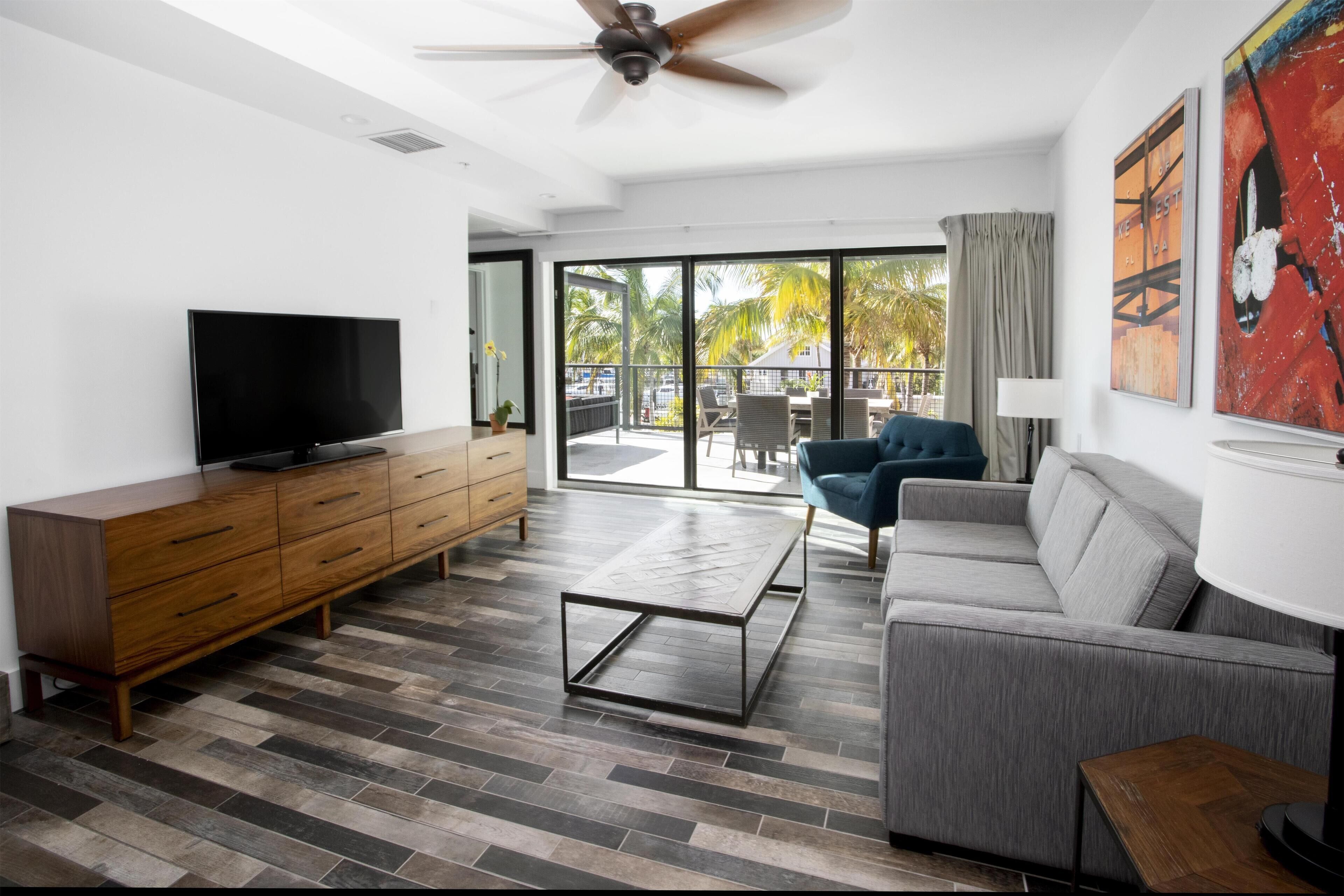 Premium bedding, pillowtop beds, in-room safe, individually decorated