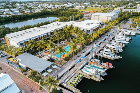 The Perry Hotel Marina Key West - Image 9