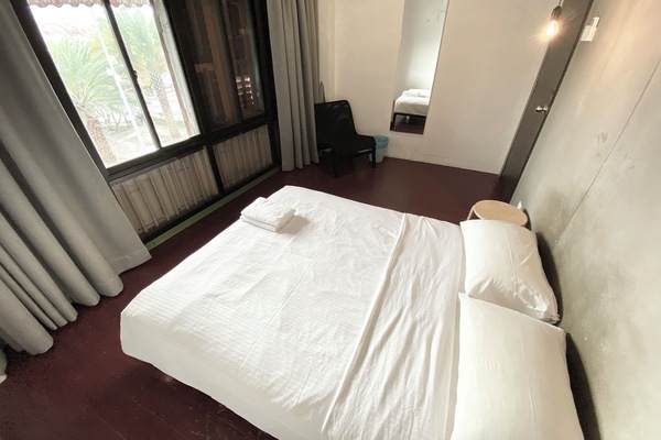 Double Room with Shared Bathroom | Premium bedding, iron/ironing board, free WiFi, bed sheets