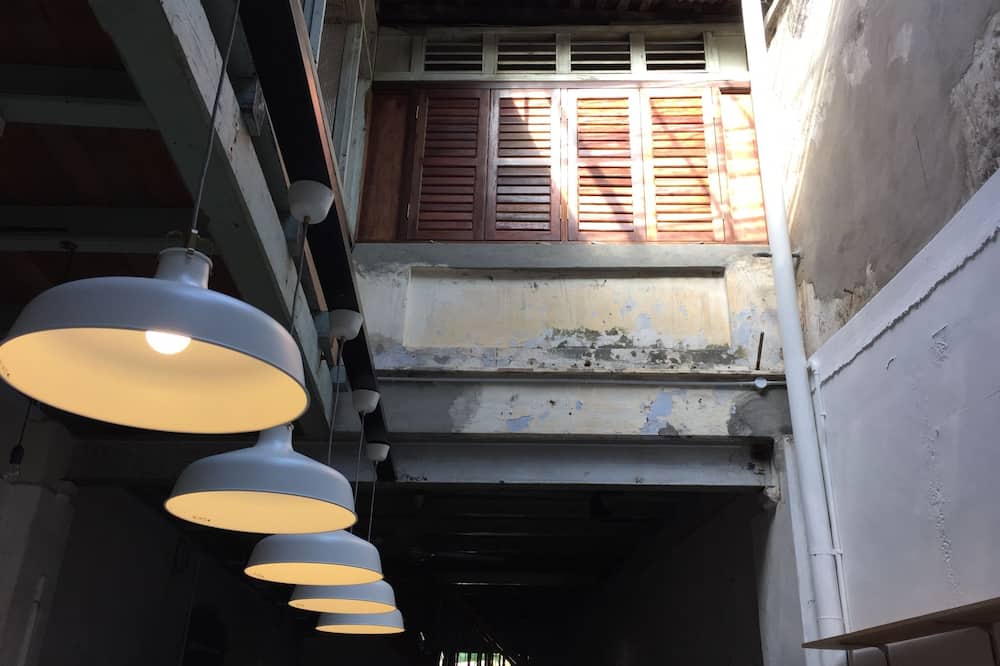 The Frame Guesthouse - Hostel