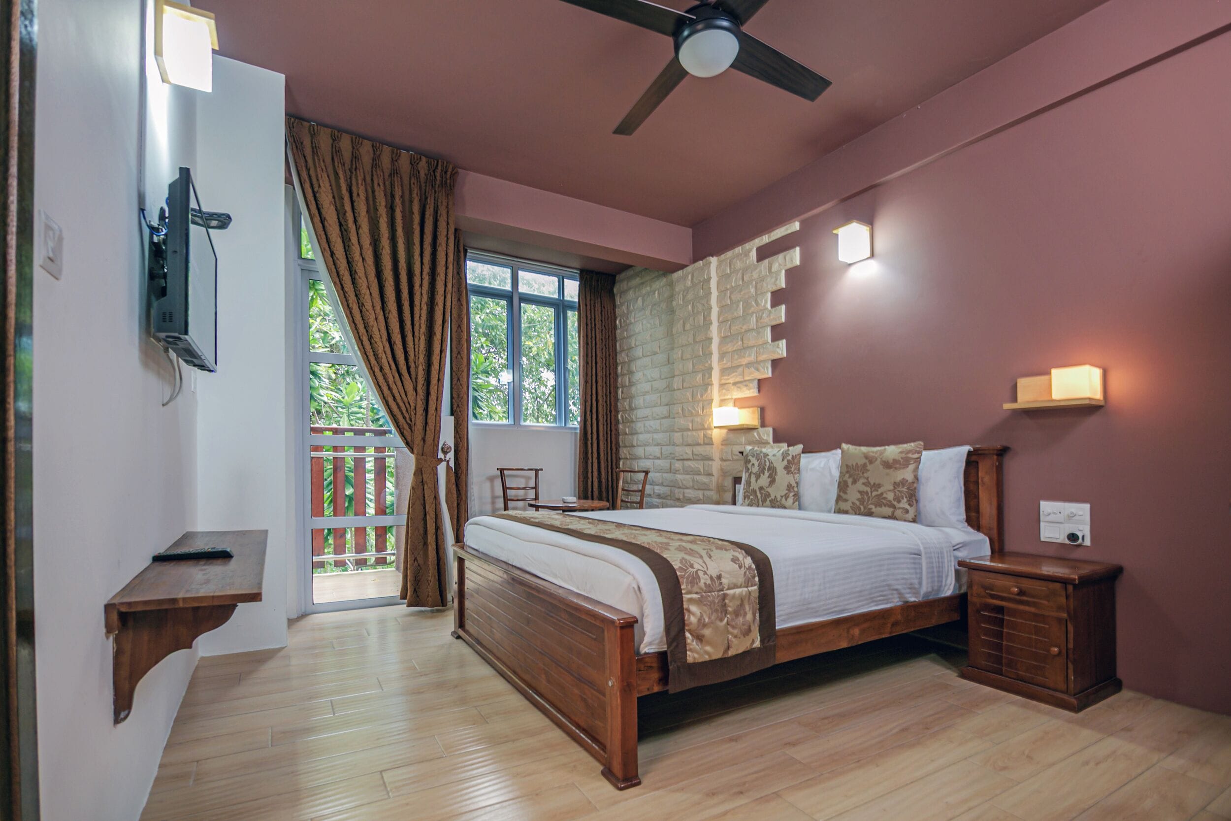 Habitació, 1 dormitori, vistes parcials al mar, al costat de la platja | Minibar, caixa forta a l'habitació i escriptori 