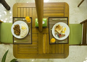 Free daily continental breakfast 