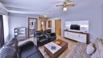 Comfort Suite | Living room | LCD TV