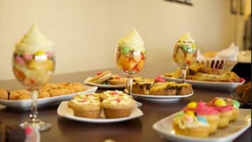 Daily buffet breakfast (NGN 5000 per person)