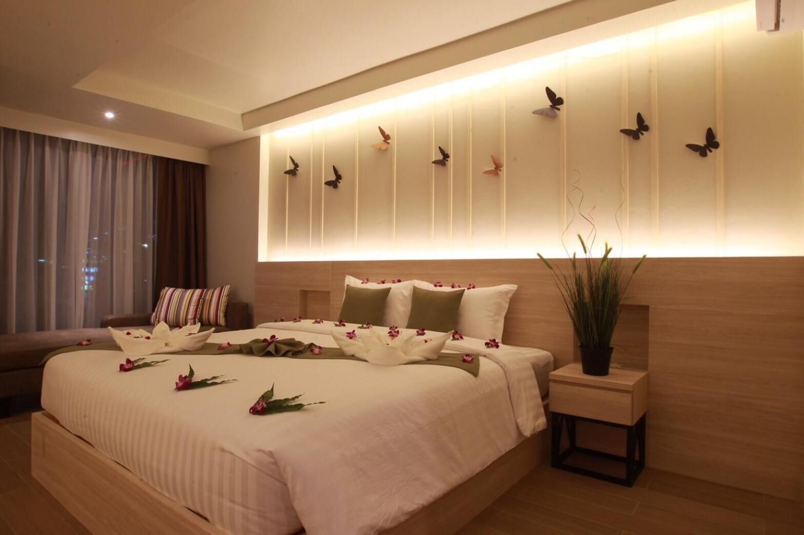 1 bedroom, free minibar items, in-room safe, desk