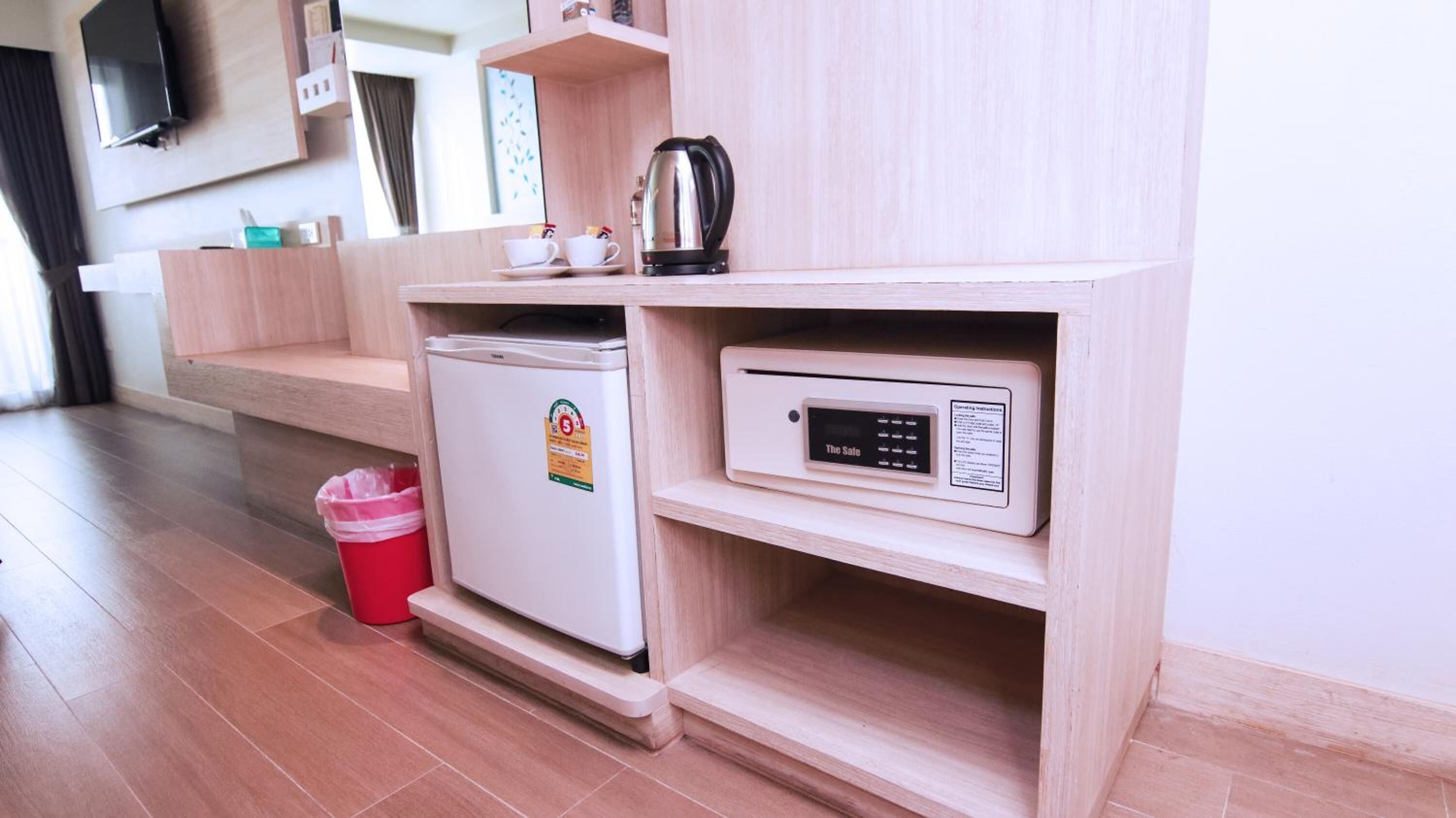 1 bedroom, free minibar items, in-room safe, desk