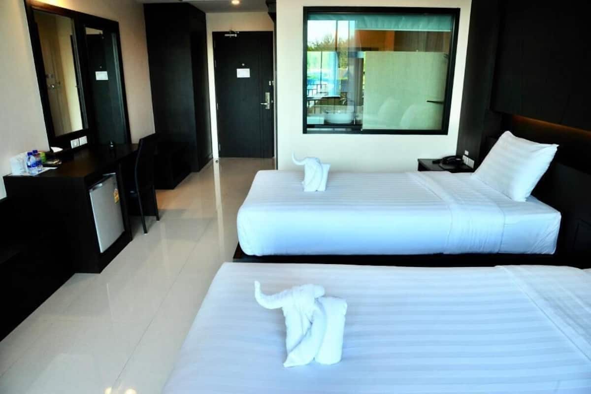 Minibar, desk, blackout drapes, rollaway beds