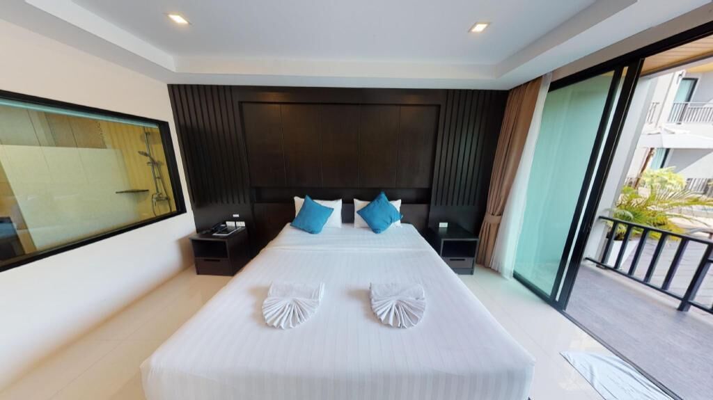 Minibar, desk, blackout drapes, rollaway beds