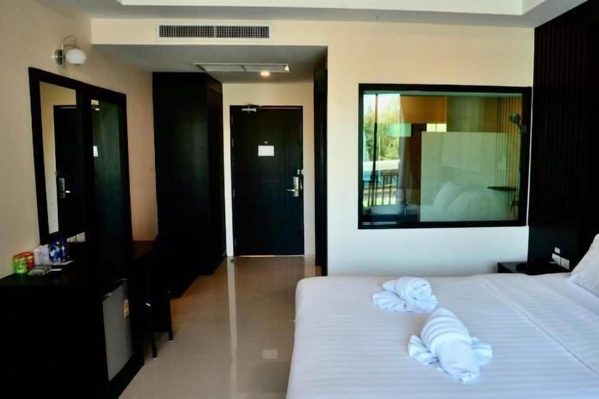 Minibar, desk, blackout drapes, rollaway beds