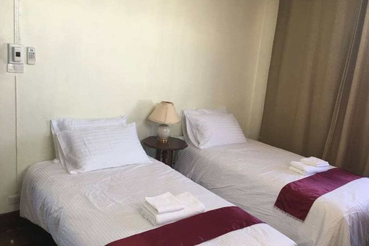 twin room | desk, free wifi