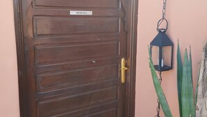 Economy-Doppelzimmer, mit Bad, Blick auf den Innenhof (Jasmain)