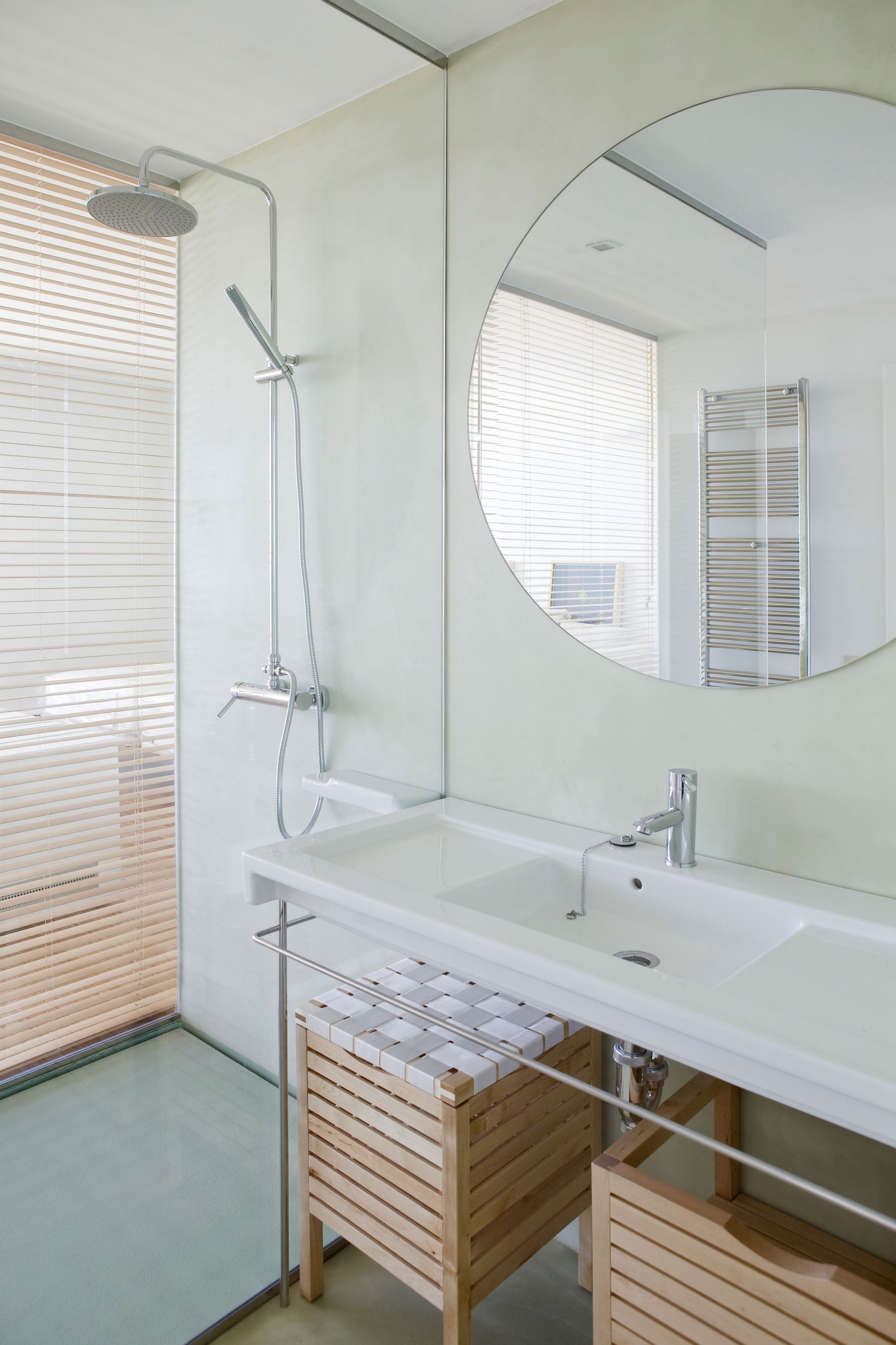 junior suite | bathroom | shower, free toiletries, hair dryer, bidet