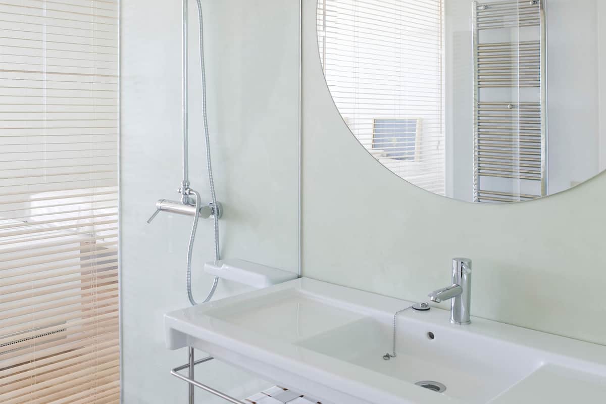junior suite | bathroom | shower, free toiletries, hair dryer, bidet