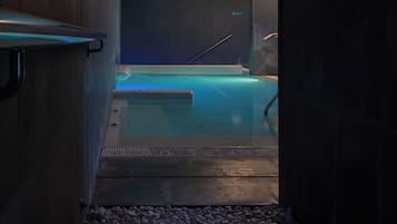 Sauna, steam room, Turkish bath/hammam, body treatments