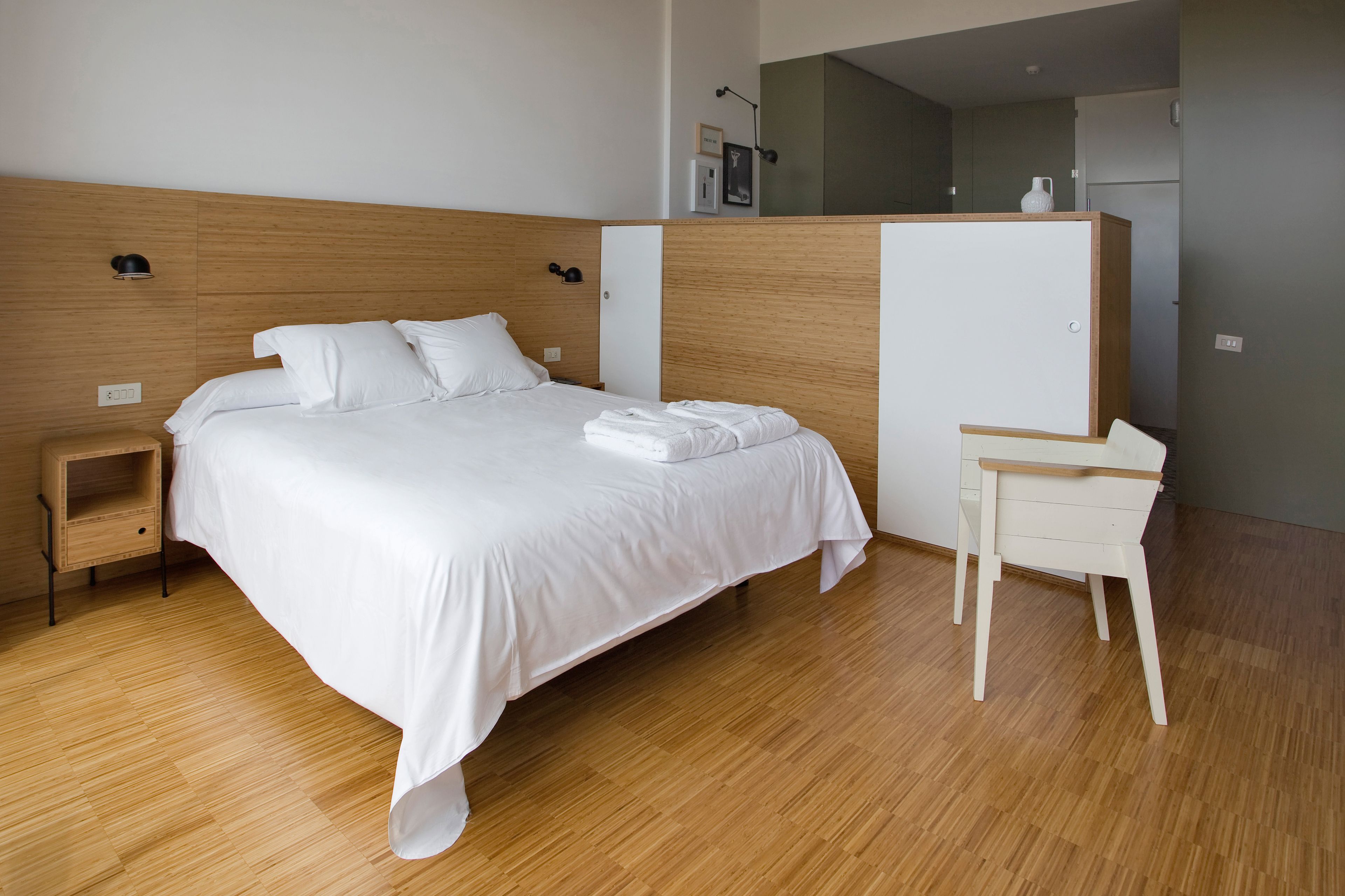 design double room | minibar, in-room safe, desk, blackout curtains