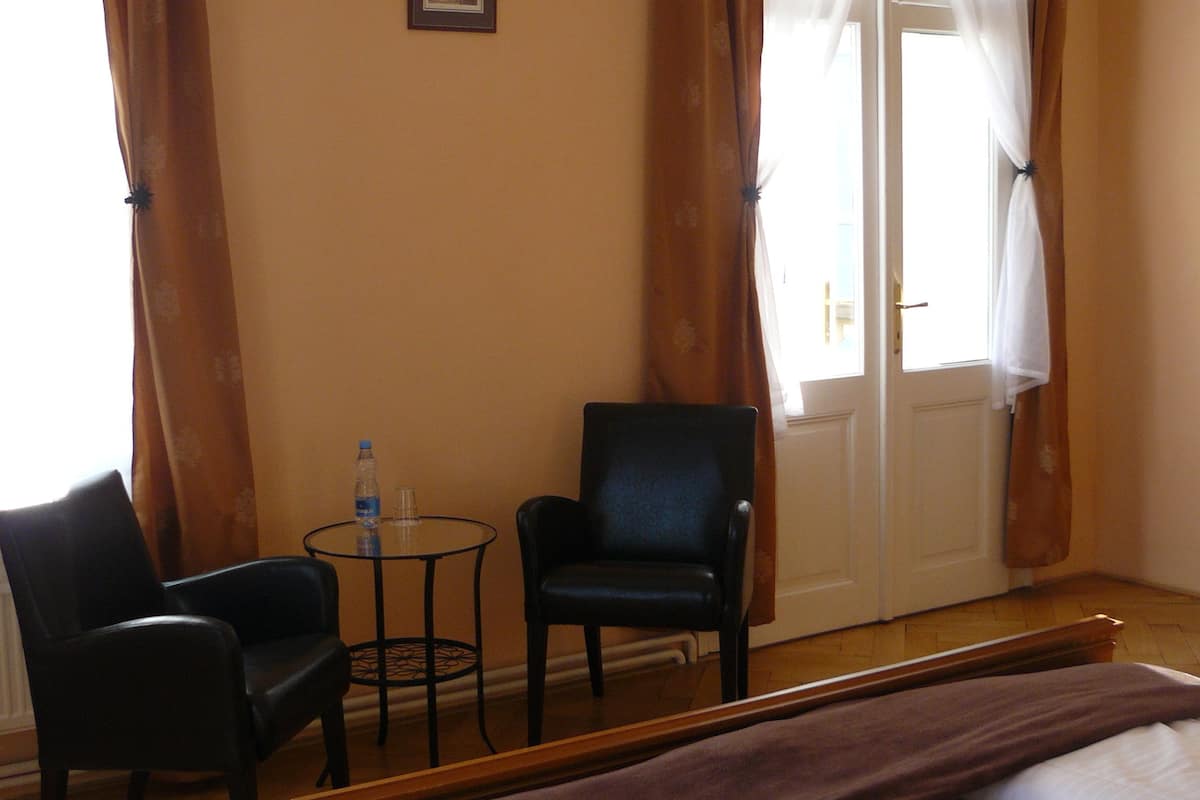 desk, blackout curtains, iron/ironing board, free wifi