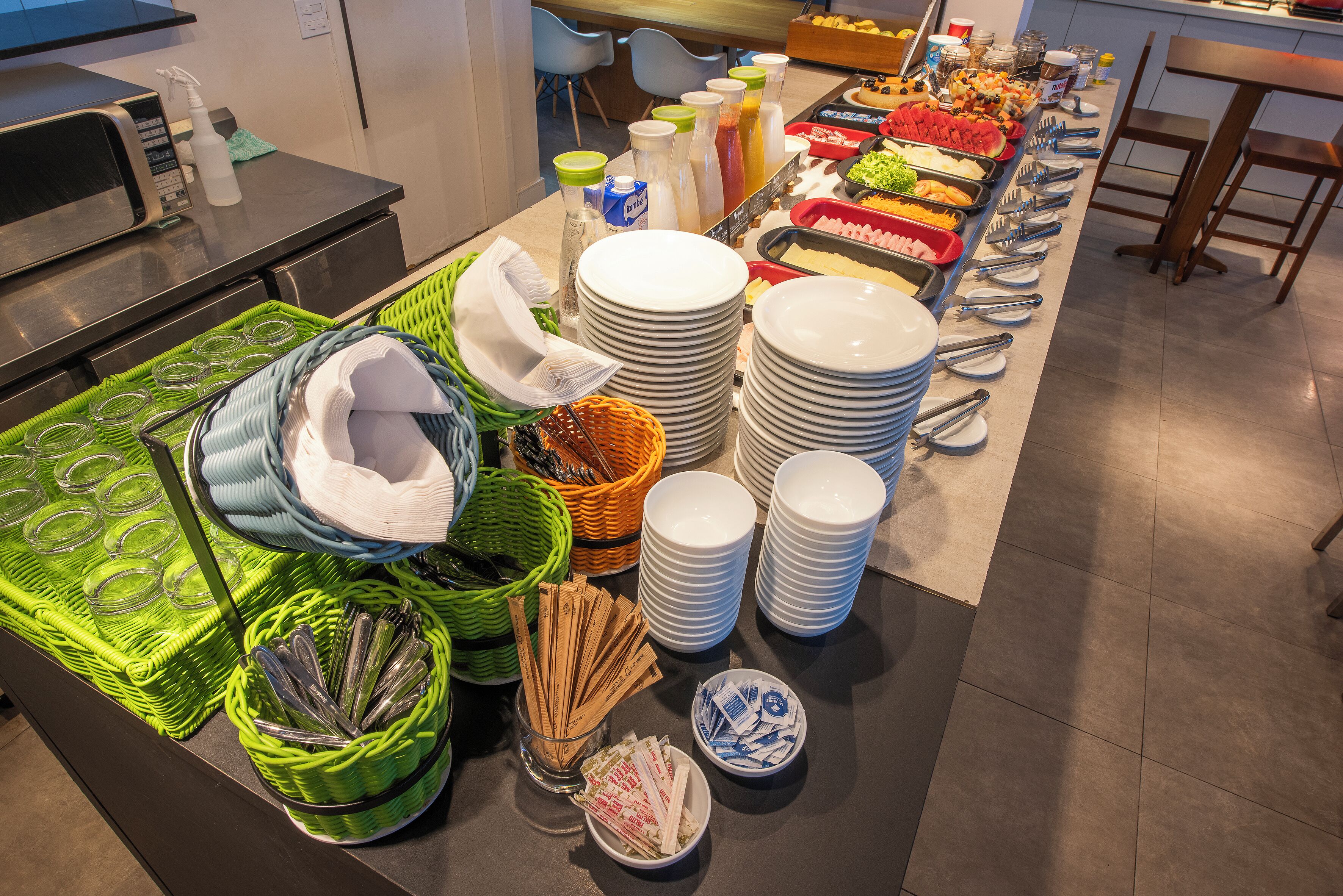 daily buffet breakfast (brl 53.00 per person)