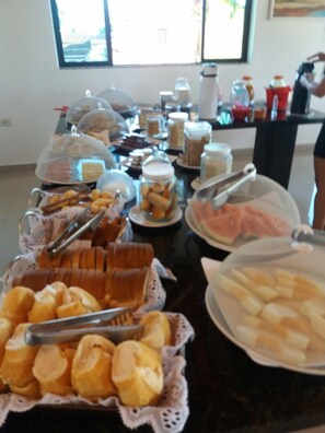 Free daily buffet breakfast