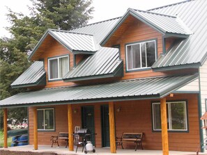 Standard Cabin, Multiple Beds, Non Smoking, Patio | Individually decorated, individually furnished, desk, cribs/infant beds