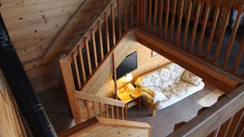 Standard Cabin, 2 Bedrooms, Non Smoking, Jetted Tub | Living area