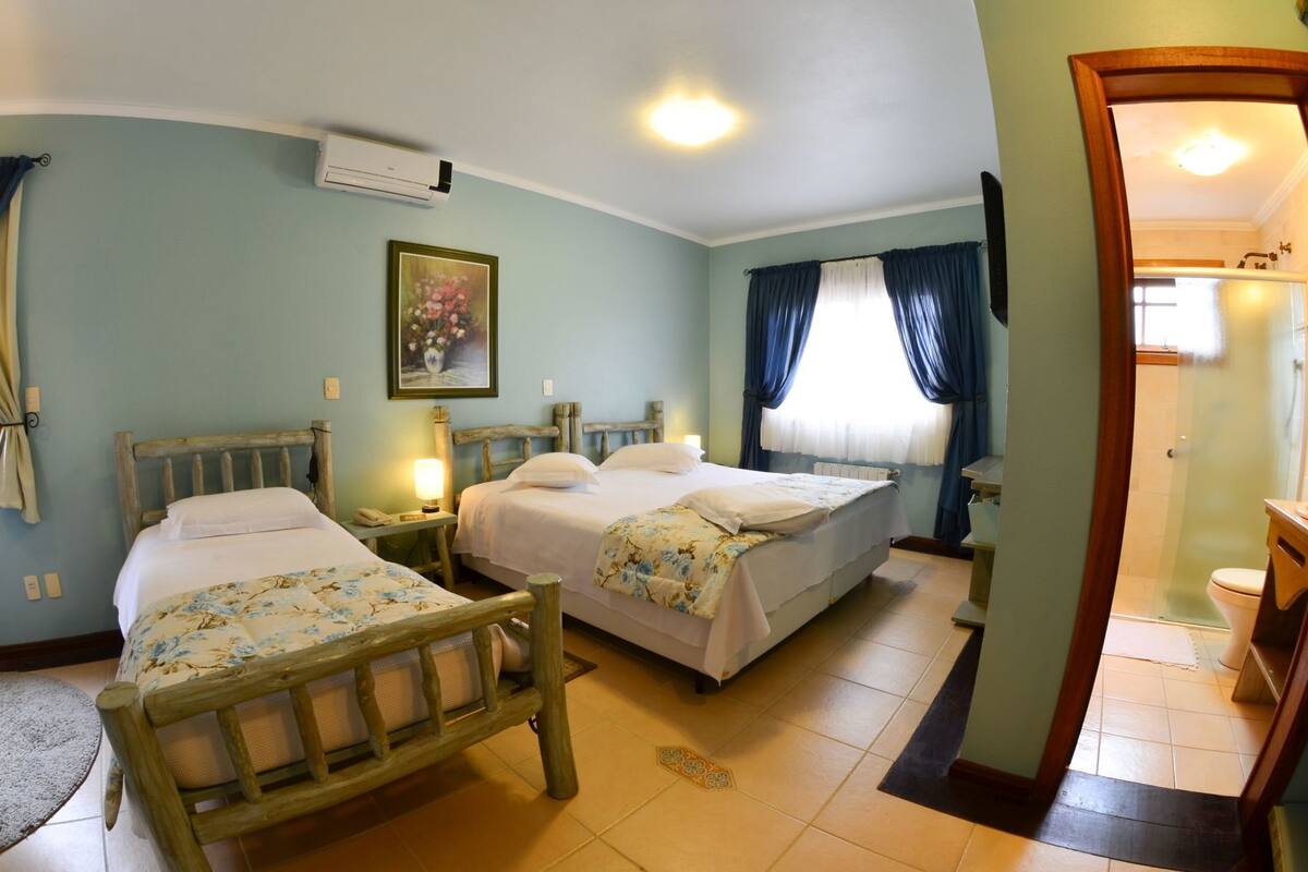 Minibar, in-room safe, desk, iron/ironing board