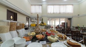 Breakfast (BRL 30 per person)