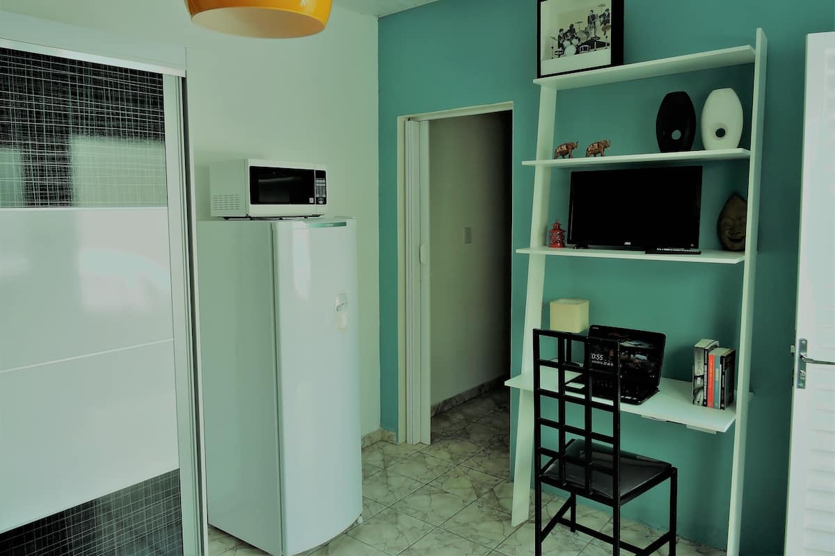 Comfort Büyük Yataklı Tek Kişilik Oda, 1 Yatak Odası, Mutfak | Masa, ses yalıtımı, ütü/ütü masası, ücretsiz kablosuz İnternet