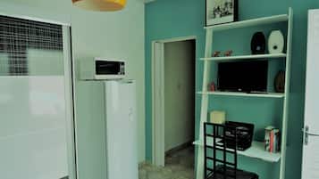 Desk, soundproofing, iron/ironing board, free WiFi