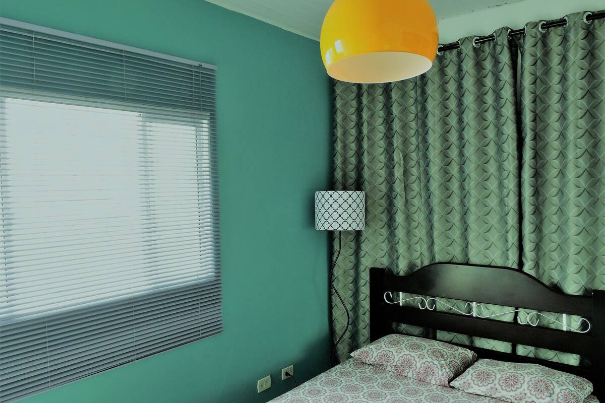 Comfort Double Room Single Use, 1 Bedroom, Kitchen | Meja, kalis bunyi, seterika/papan seterika, Wi-fi percuma
