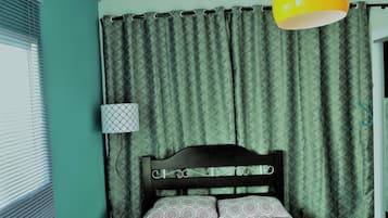 Desk, soundproofing, iron/ironing board, free WiFi