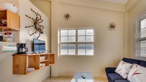 Living area - Downtown Nest (San Pedro)