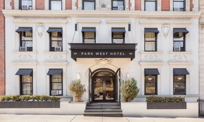 Property entrance - Park West Hotel (New York)