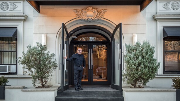 Exterior detail - Park West Hotel (New York)